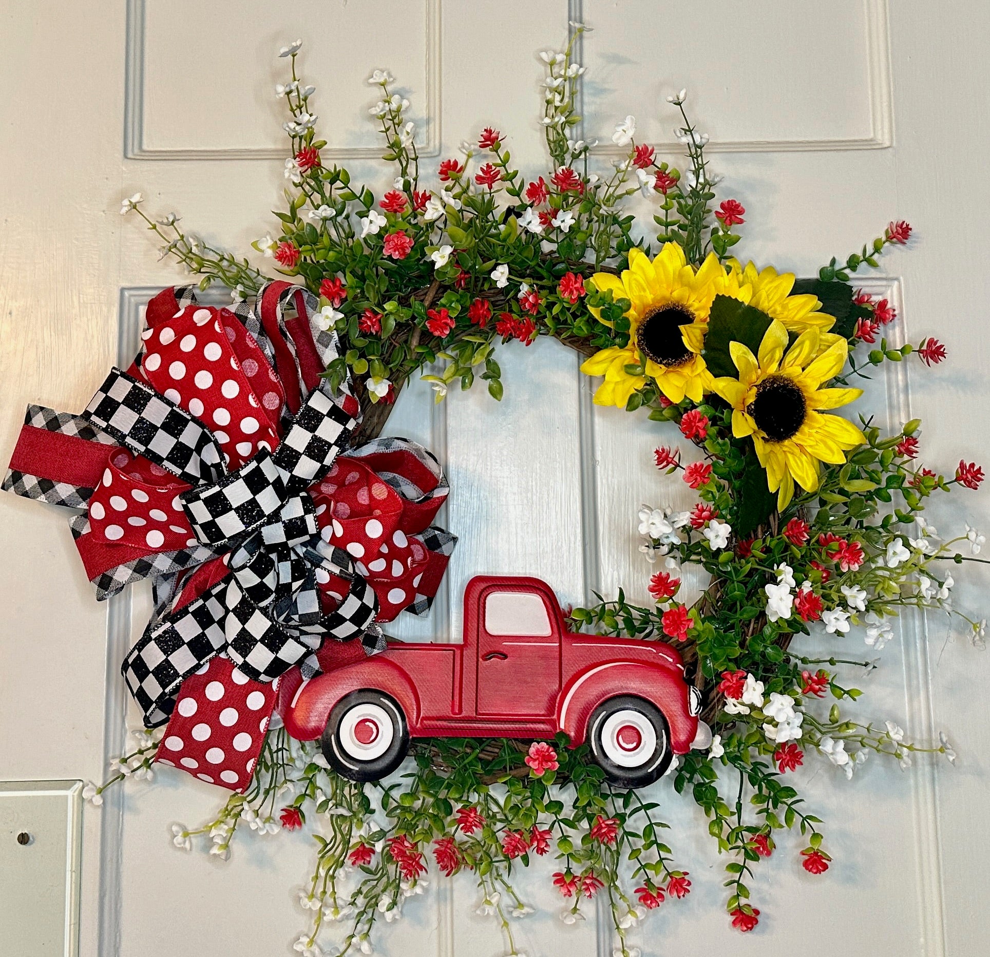 Truck wreath outlets